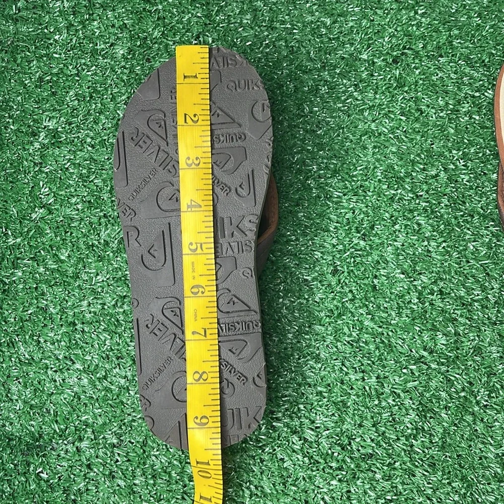 Quiksilver Carver Nubuck Thongs Size Womens 7 Men’s 5